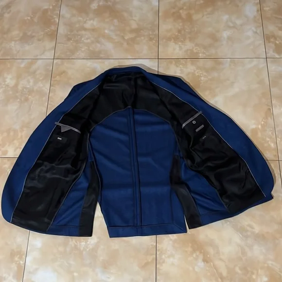 Hugo Boss Blue Blazer with Notched Lapel